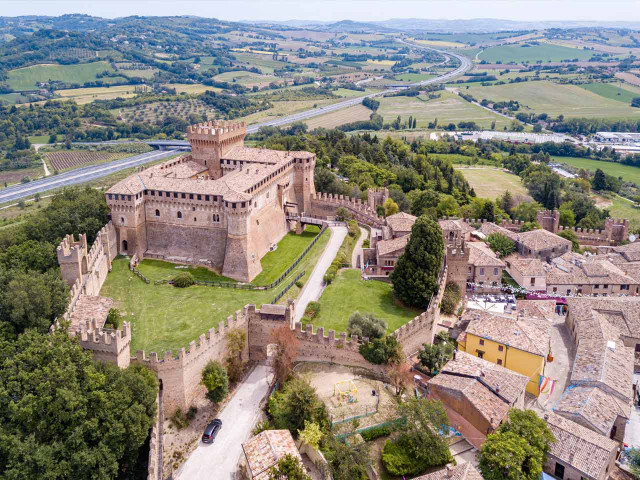 media.Gallery-Dintorni-01-Agriturismo-La-Caputa